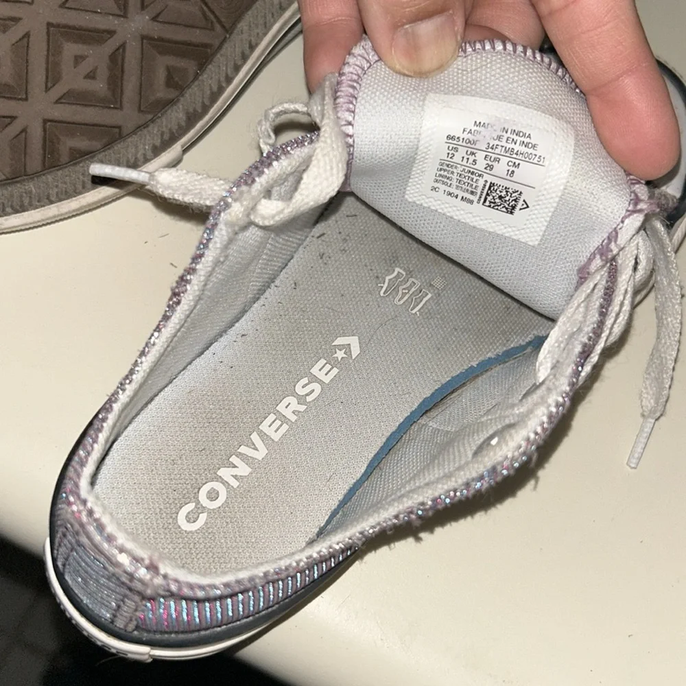 Converse Purple glittery low top girls shoes